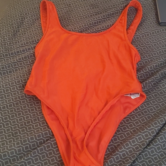 🔴BOGO This “Baywatch" one-piece in Scarlet Red has never fit me was a gi… - Picture 2 of 7